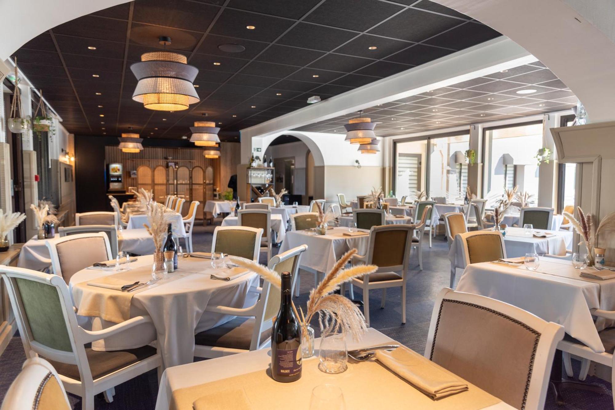 Hotel Restaurant Les 13 Assiettes 3*