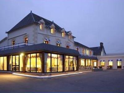 Hotel Restaurant Les 13 Assiettes Le Val-Saint-Pere
