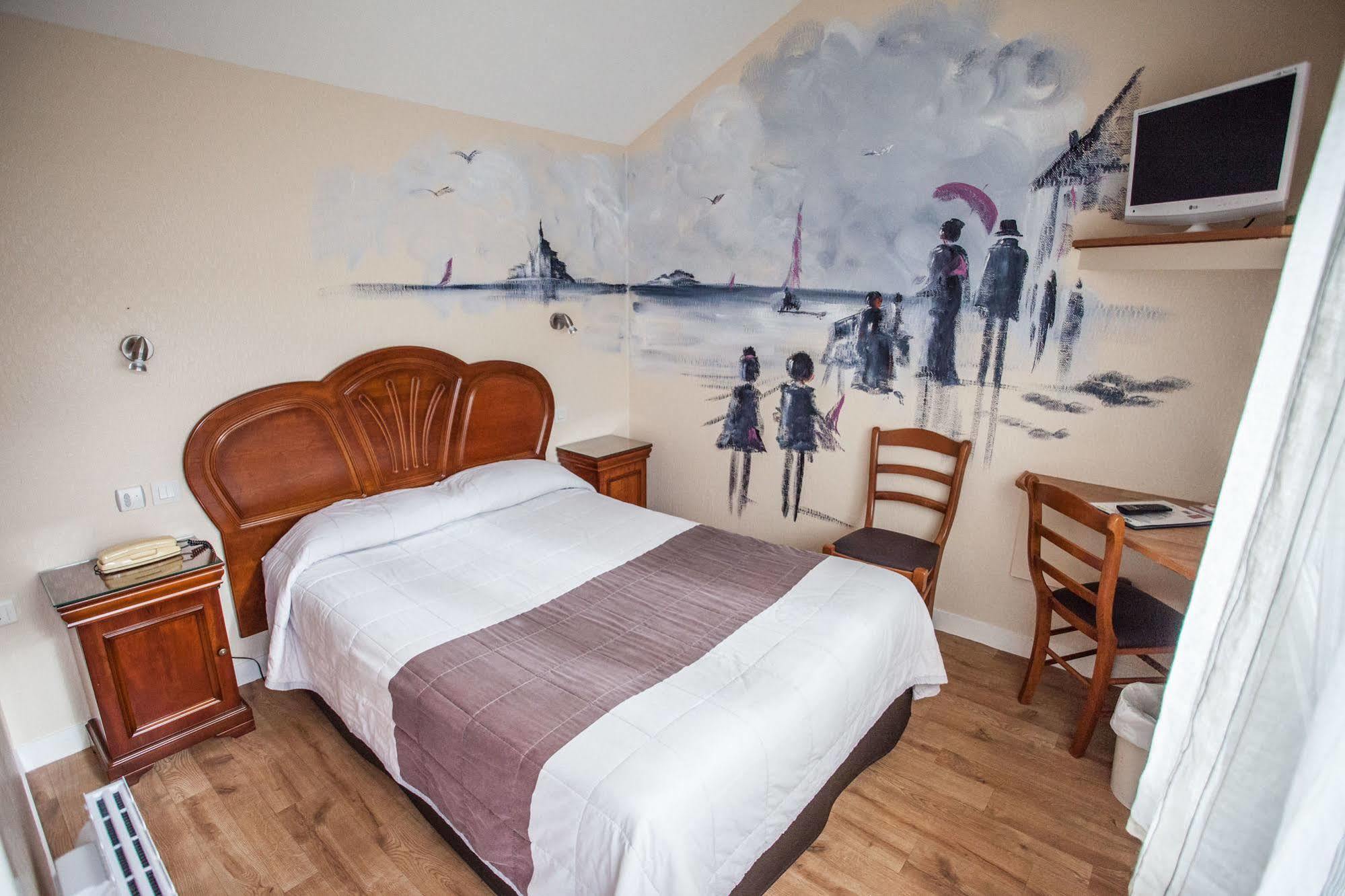 Hotel Restaurant Les 13 Assiettes Le Val-Saint-Pere